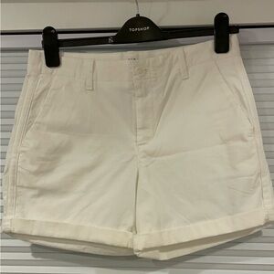 Gap white girlfriend chino shorts size 4